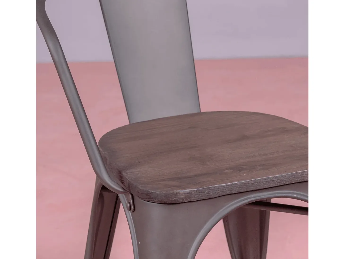 Silla industrial envejecida con reposabrazos y asiento de madera - Bistro - Antique