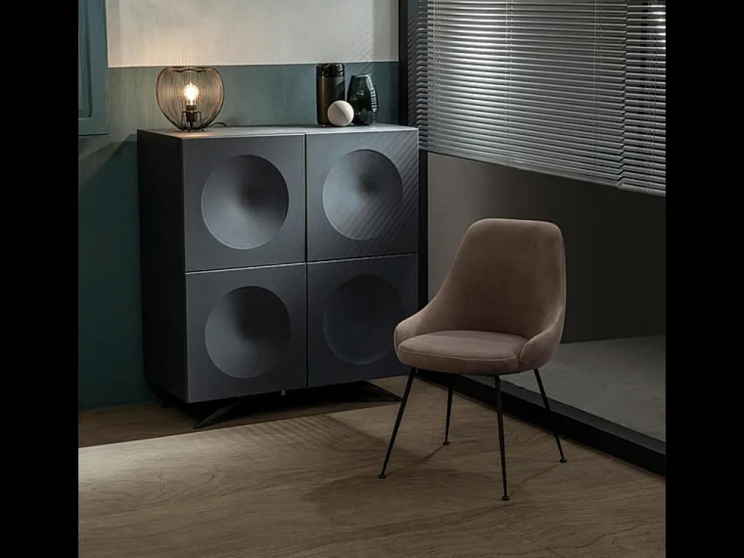 Silla moderna acolchada "Alyssa" efecto terciopelo marrón cm 49,5x48,5 80h