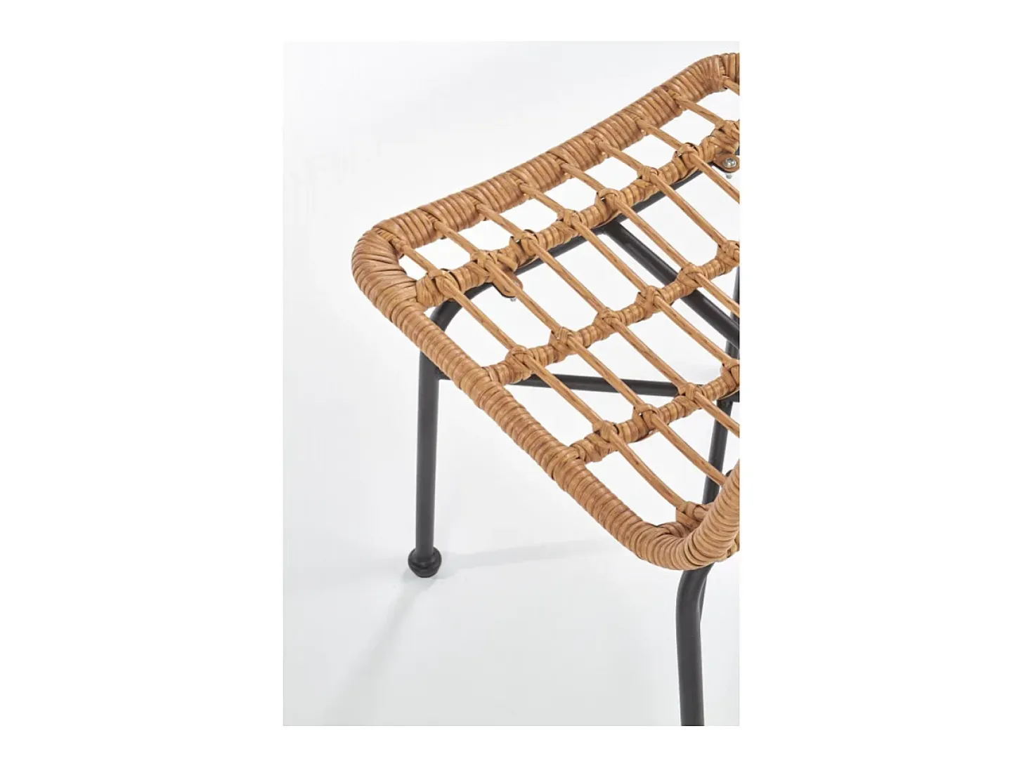 Silla SOLO de ratán sintético con patas de acero negro