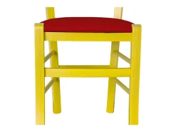 Silla veneciana de madera amarilla con asiento de piel sintética roja.