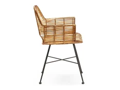 Sillón GALY de mimbre natural con patas de metal negro – interior y exterior