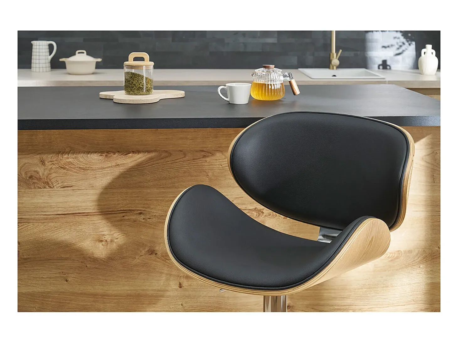 Taburete de bar diseño negro y madera clara WALNUT