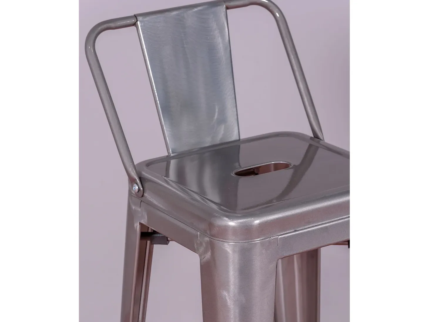 Taburete industrial metálico con respaldo bajo (66cm) - Bistro - Metálico