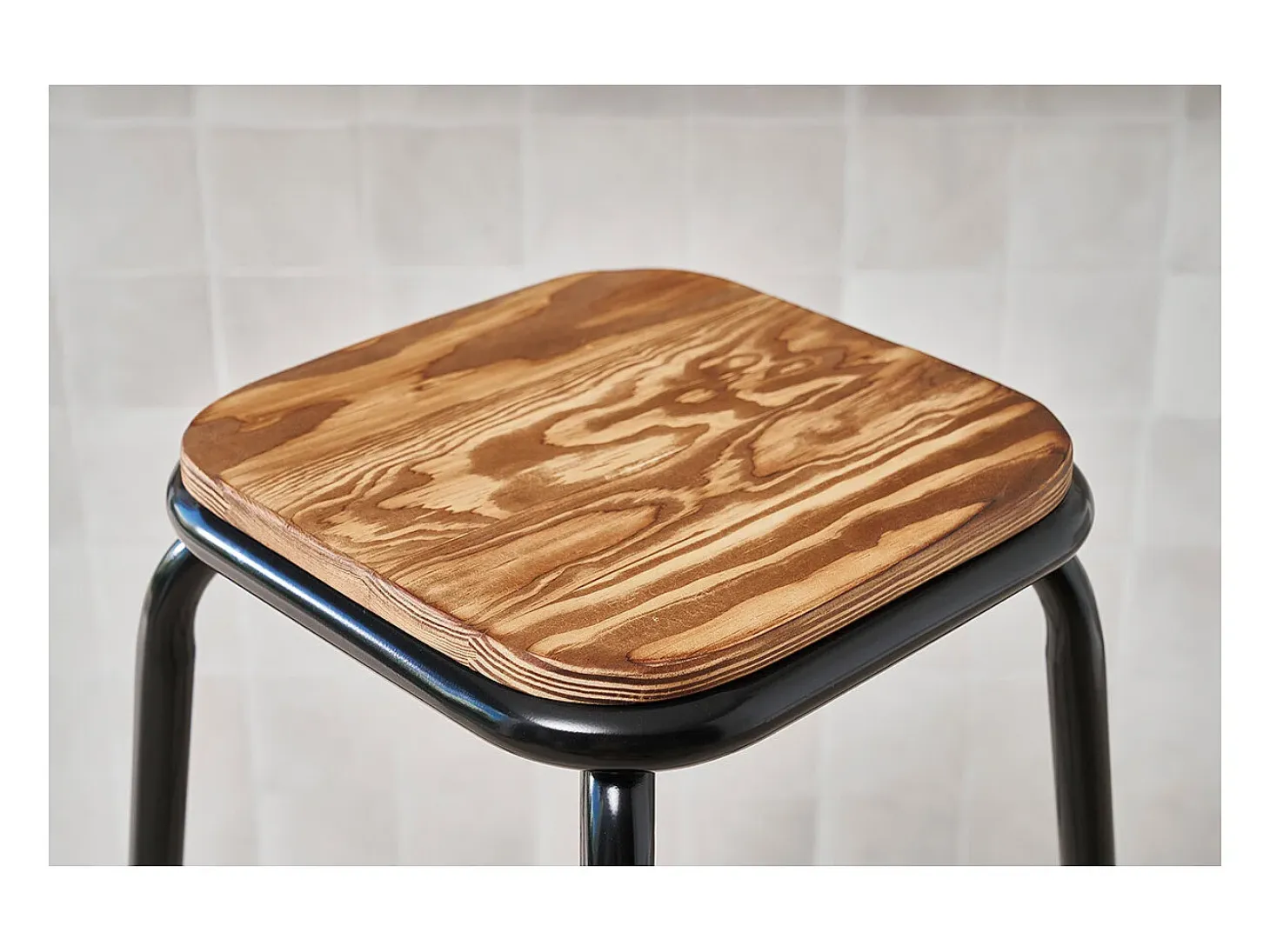 Taburete industrial negro y madera oscura 65 cm lote de 2 MEMPHIS