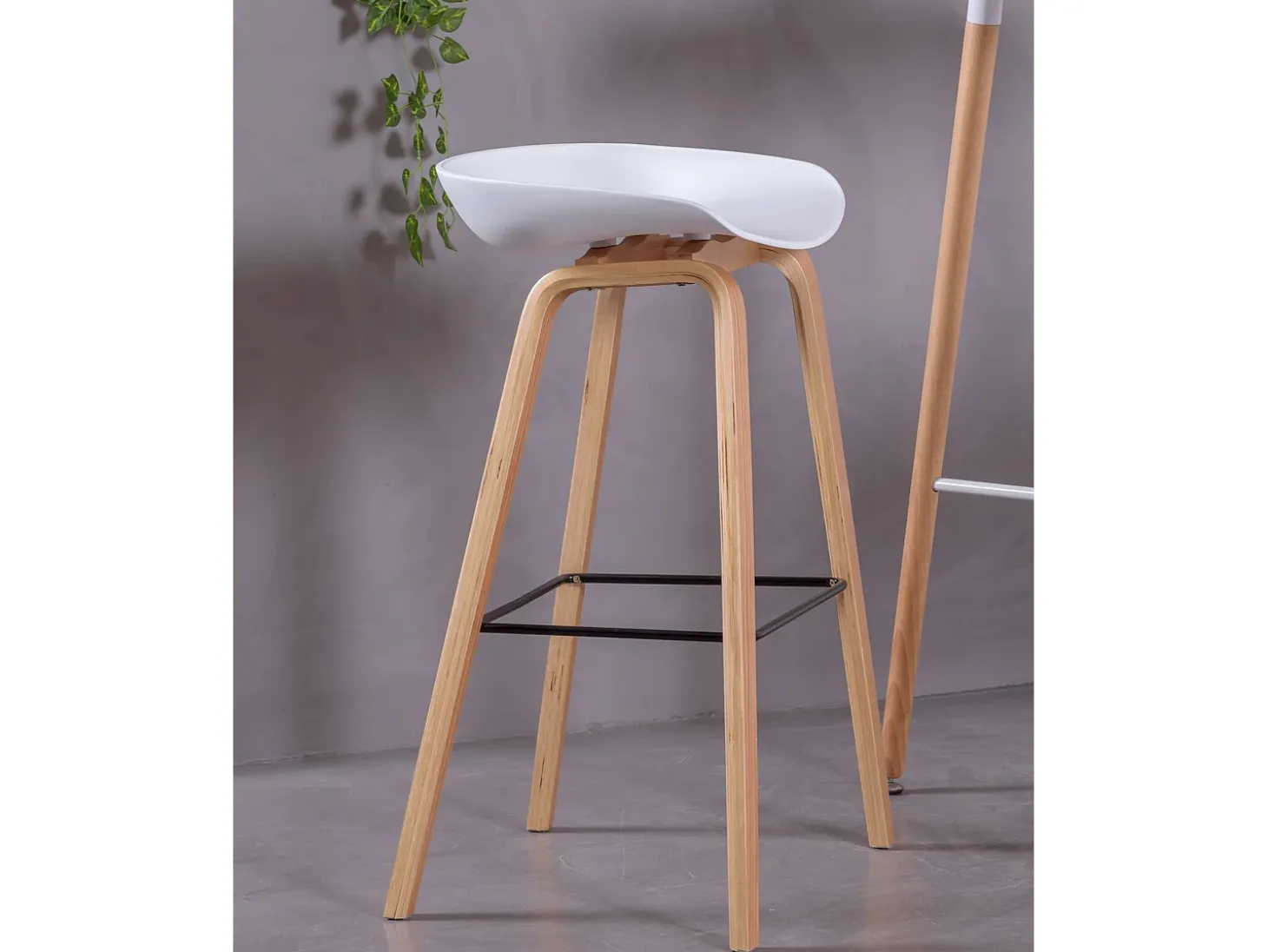 Taburete nórdico con patas de madera de haya (75cm) - Daxer - Blanco