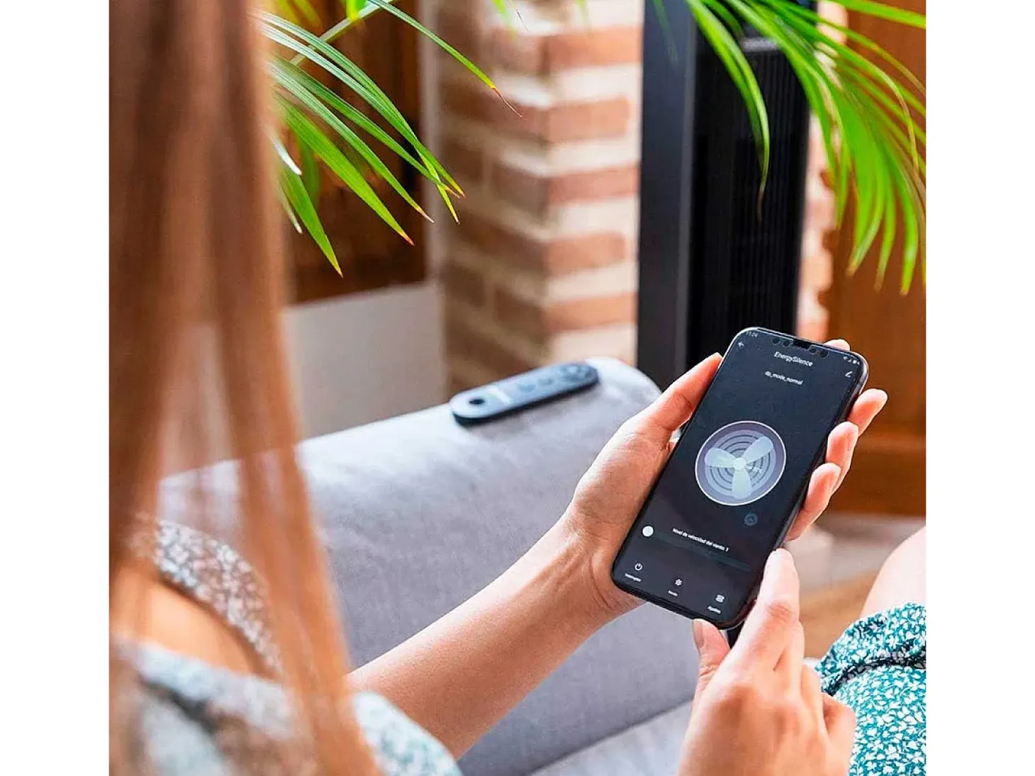 Ventilador de torre Cecotec EnergySilence 9190 SkyLine Ionic Connected 60W WiFi + mando a distancia negro
