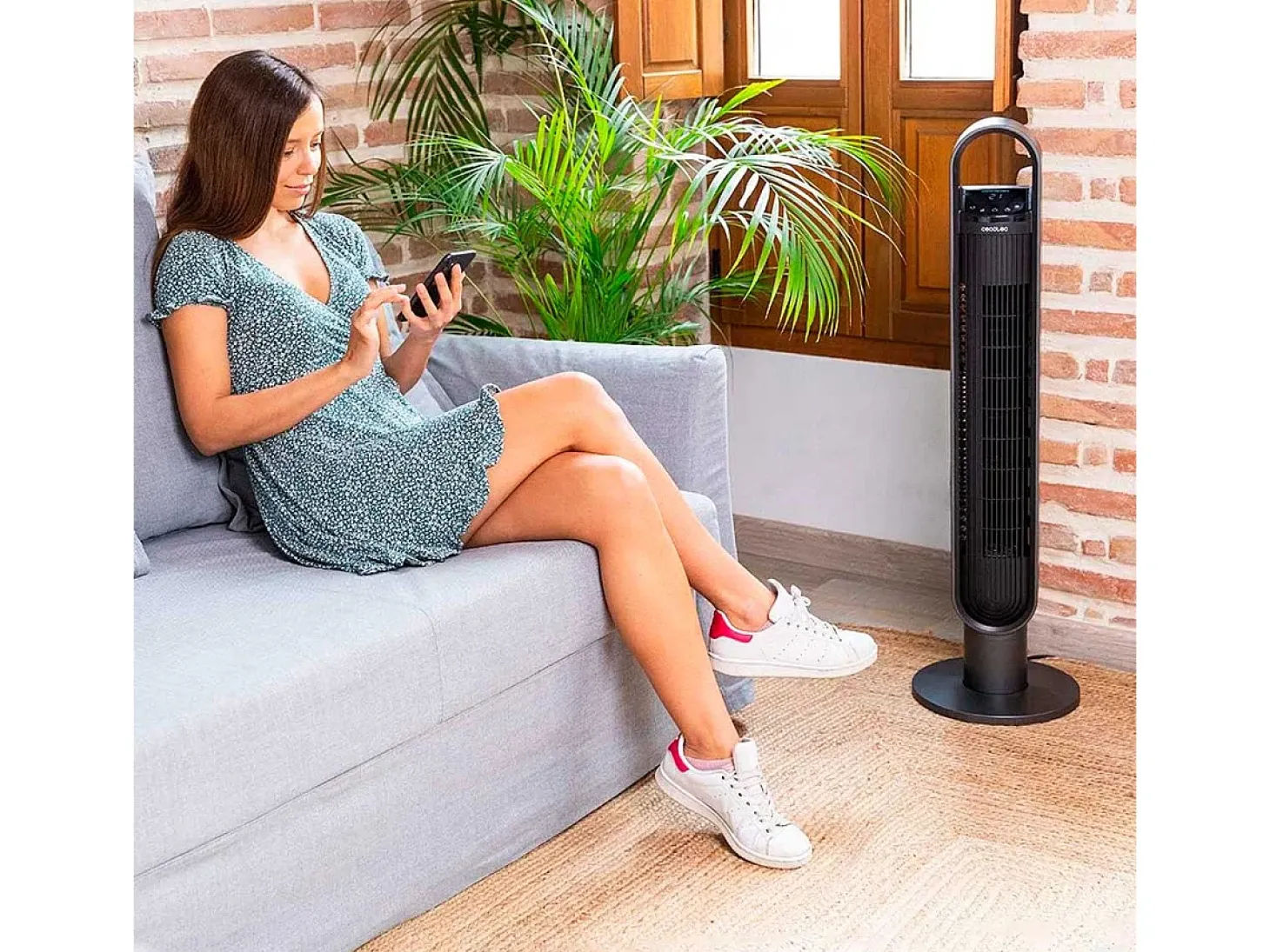 Ventilador de torre Cecotec EnergySilence 9190 SkyLine Ionic Connected 60W WiFi + mando a distancia negro